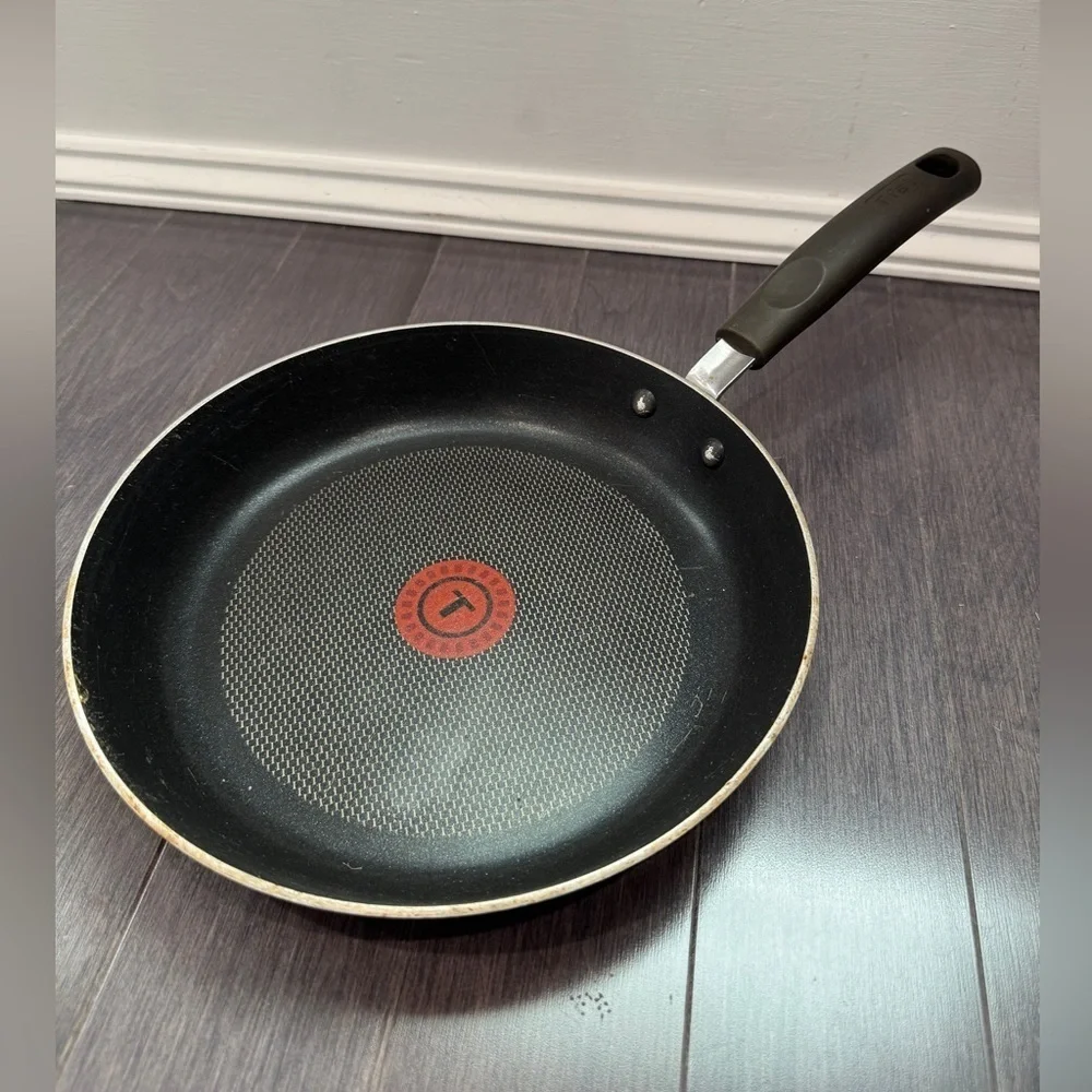 T-Fal Premium Black Non-Stick Medium/Large Frying Pan